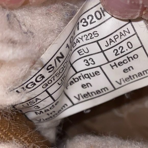 UGG Neumel Boots - Size 3 - Picture 6 of 7